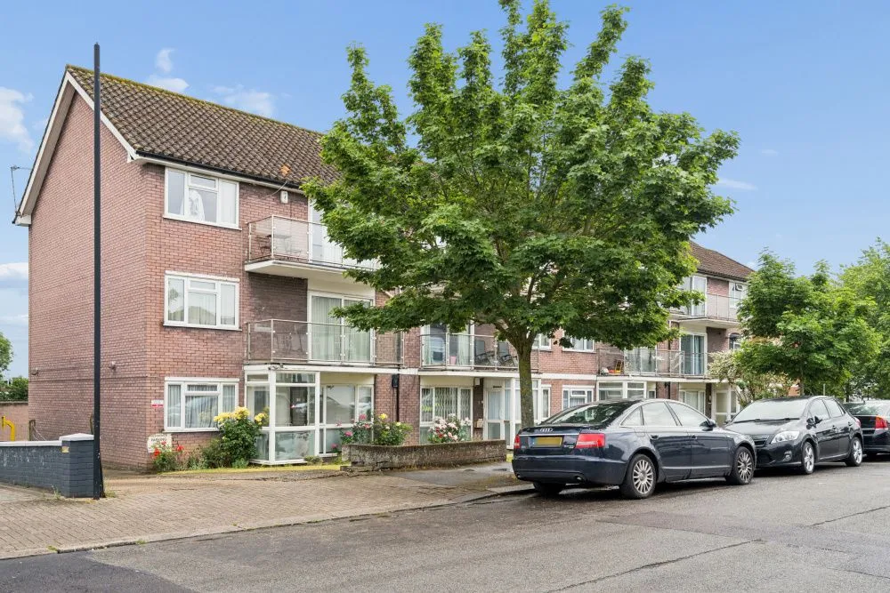 Whitchurch Lane, Edgware, HA8, photo 12