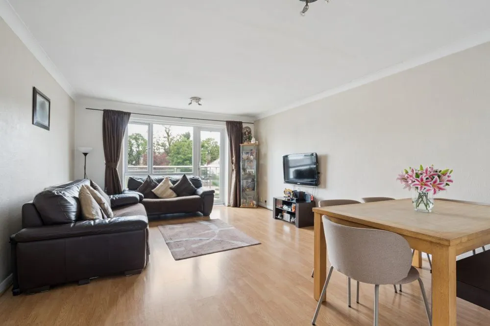 Whitchurch Lane, Edgware, HA8, photo 2