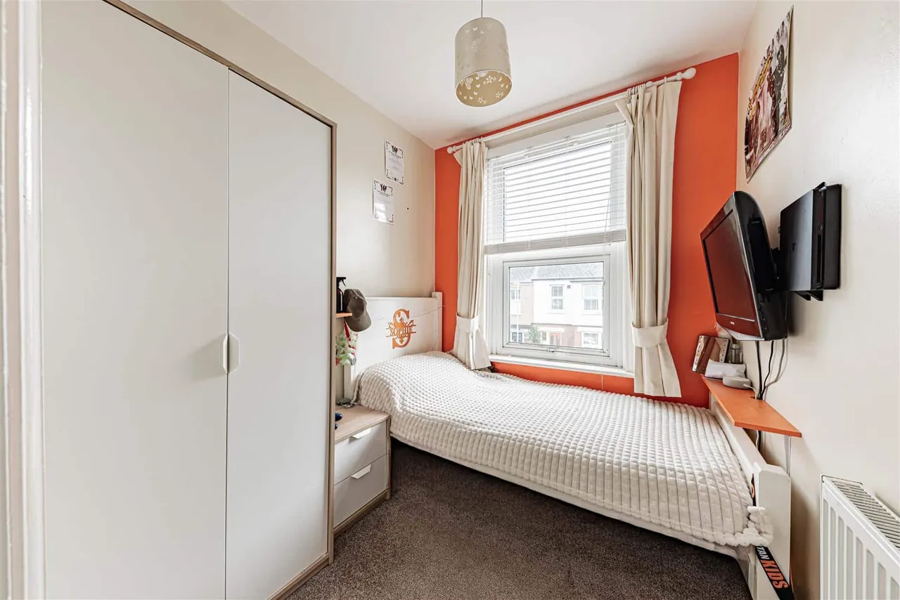 Wellington Road, Westgate-On-Sea, Kent, CT8 8DT, photo 18