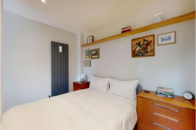 Renfrew Road, London, photo 6
