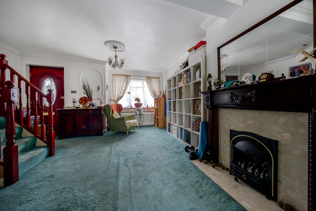 Gresham Road, Hillingdon, UB10, photo 17