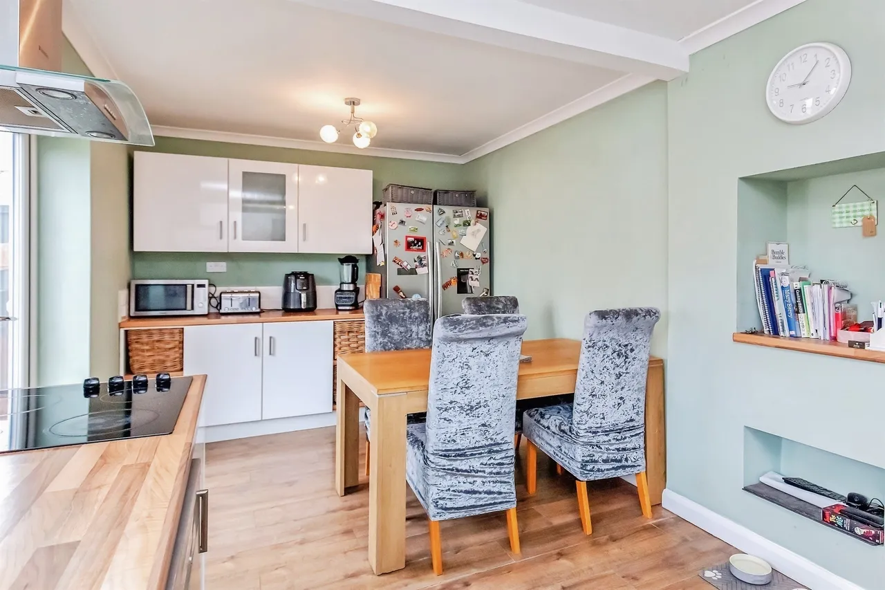 Lee Way, Raunds, photo 9
