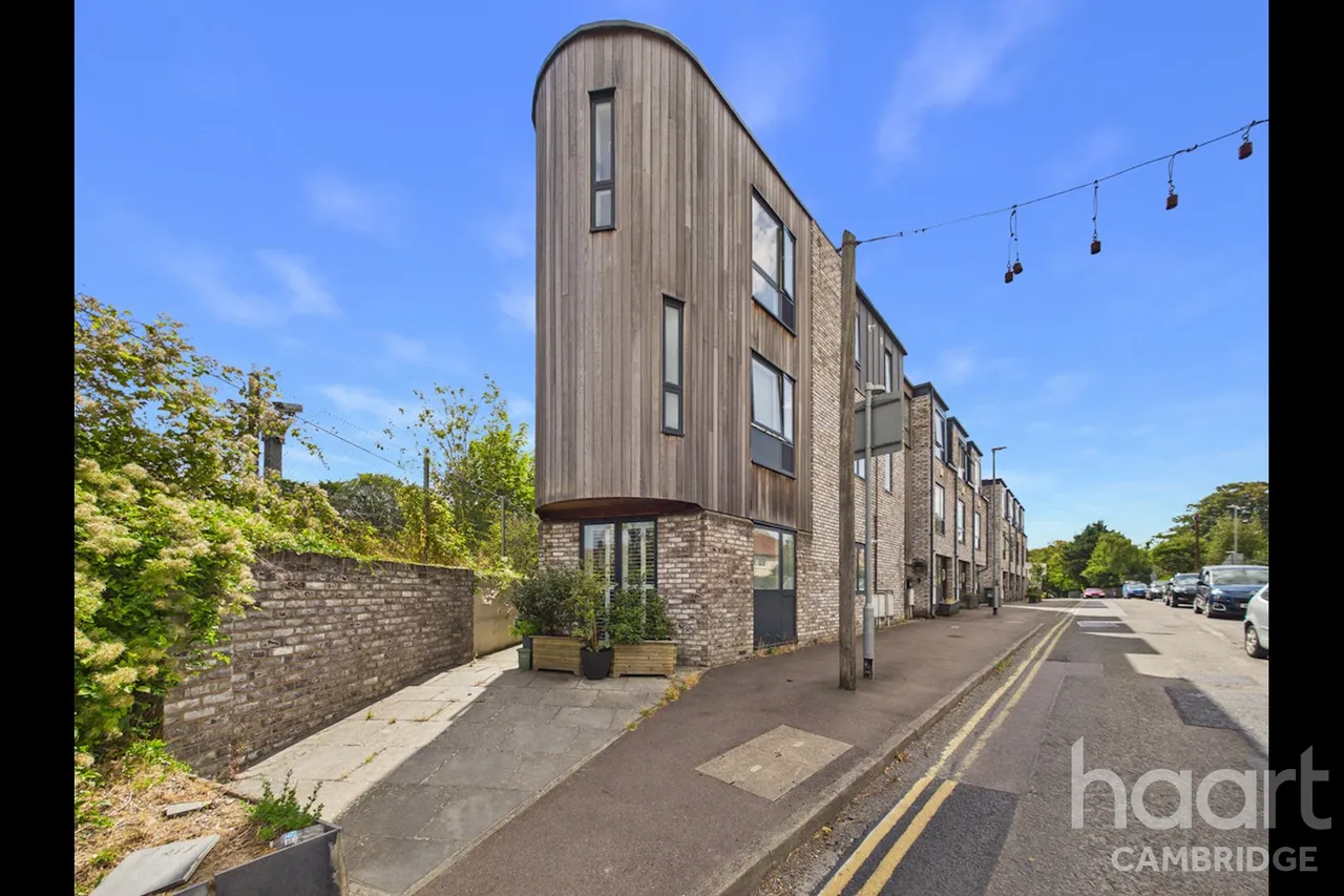 2 bed flat for sale, Station Road, Great Shelford, CB22