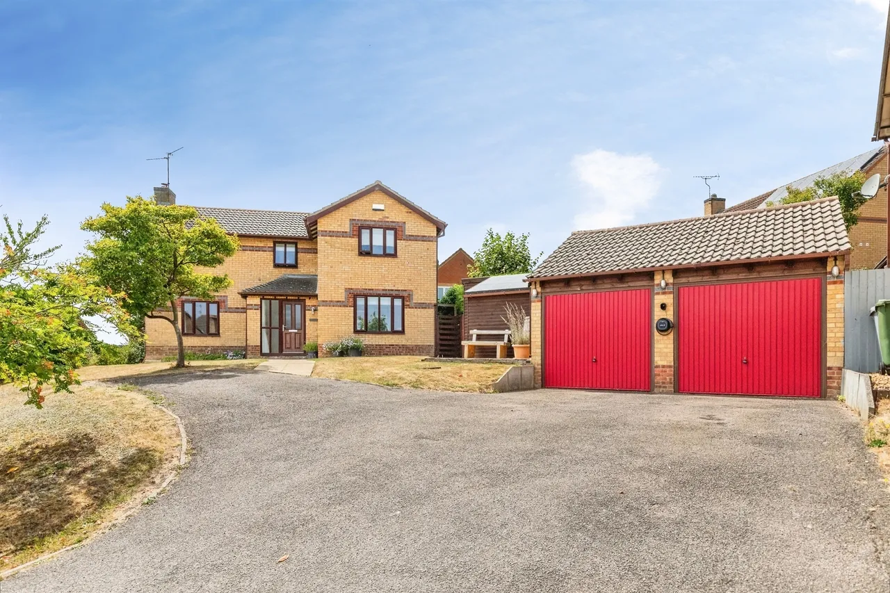 4 bed house for sale — Thompson Way, Kettering