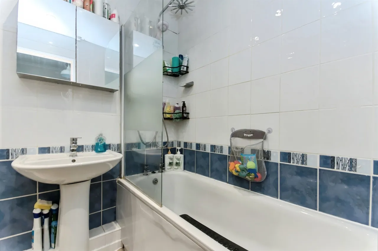 Sorrel Drive, Eastbourne, photo 12