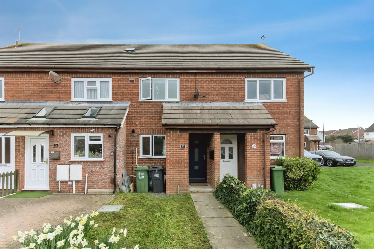 2 bed house for sale — Sorrel Drive, Eastbourne