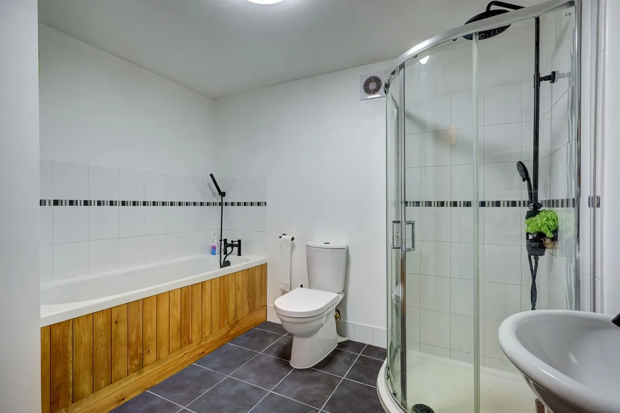 Theydon Bois, Epping, CM16, photo 26