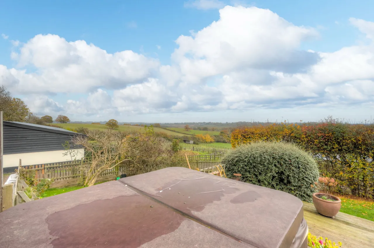 Theydon Bois, Epping, CM16, photo 18