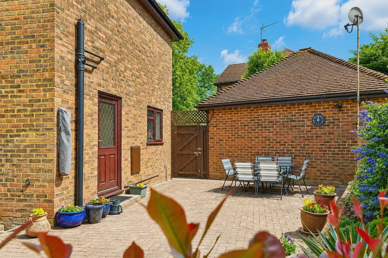 Four Acre Coppice, Hook, Hampshire, RG27 9NF, photo 20