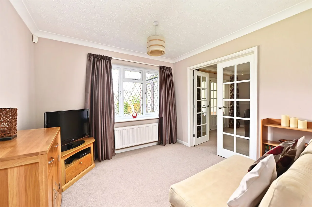 Four Acre Coppice, Hook, Hampshire, RG27 9NF, photo 6