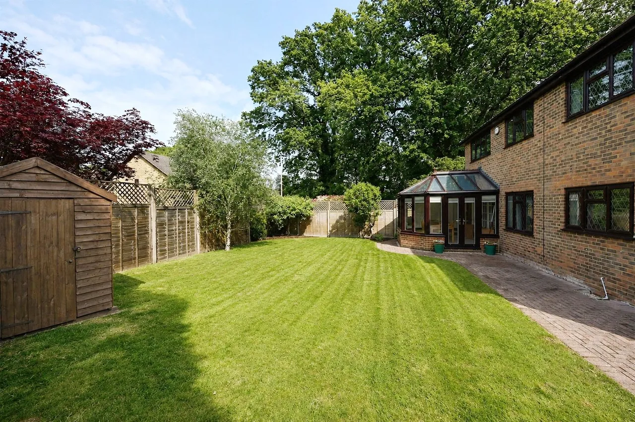 Four Acre Coppice, Hook, Hampshire, RG27 9NF, photo 11