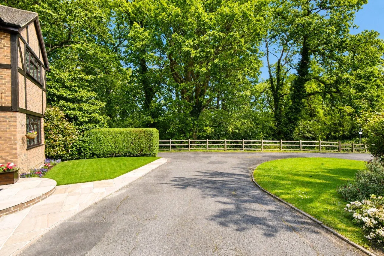 Four Acre Coppice, Hook, Hampshire, RG27 9NF, photo 2