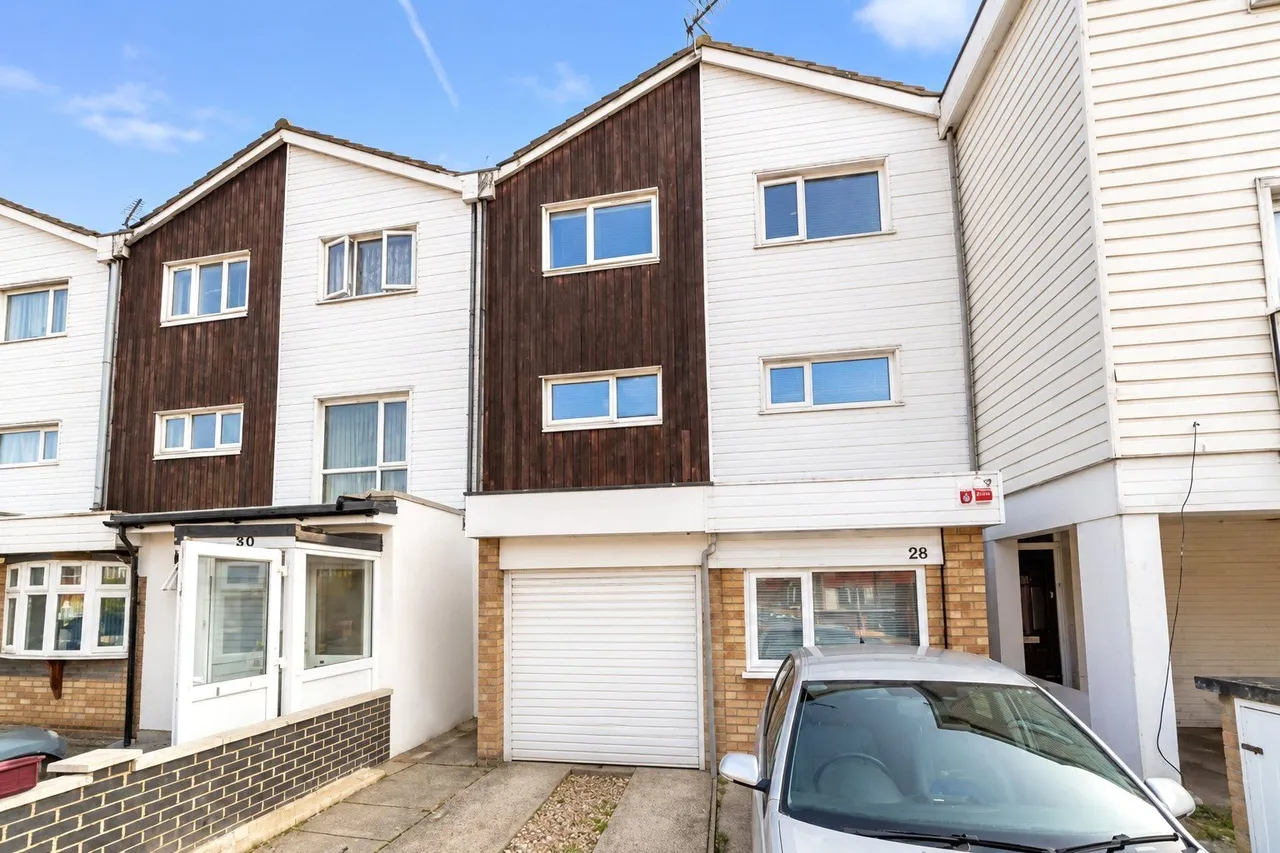 3 bed house for sale, Skelley Road, Stratford, E15