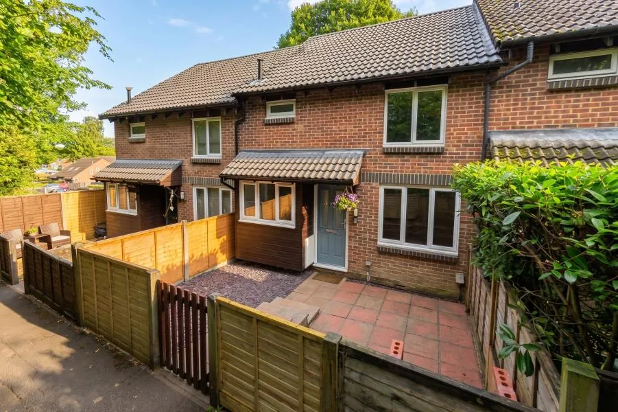1 bed house to rent, Overthorpe Close, Woking, GU21