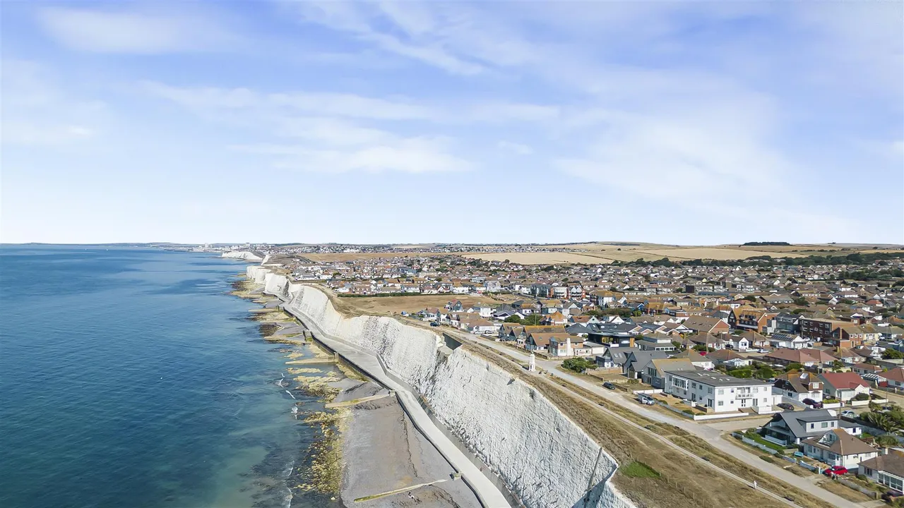 The Promenade, Peacehaven, photo 13