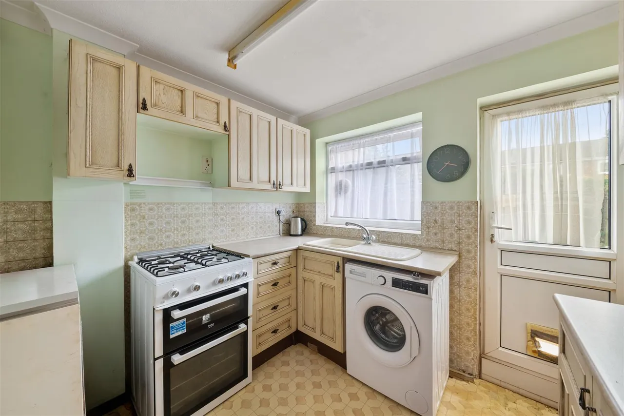 Barnes Way, Iver, photo 10
