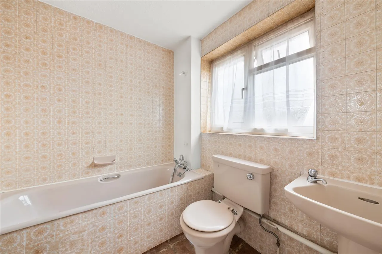 Barnes Way, Iver, photo 11
