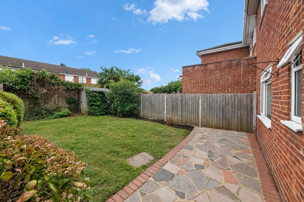 Barnes Way, Iver, photo 6