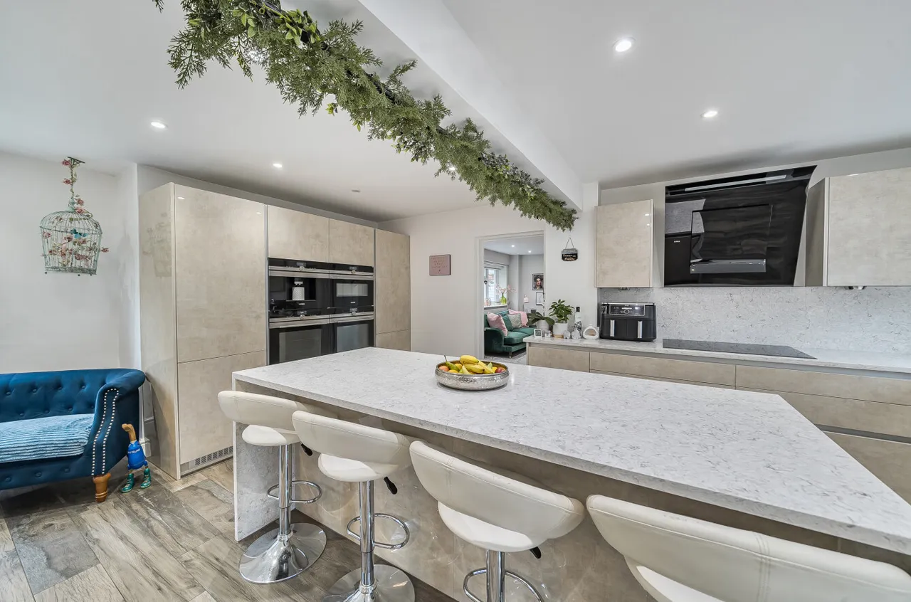 Fosters Grove, Windlesham, Surrey, GU20 6JZ, photo 18