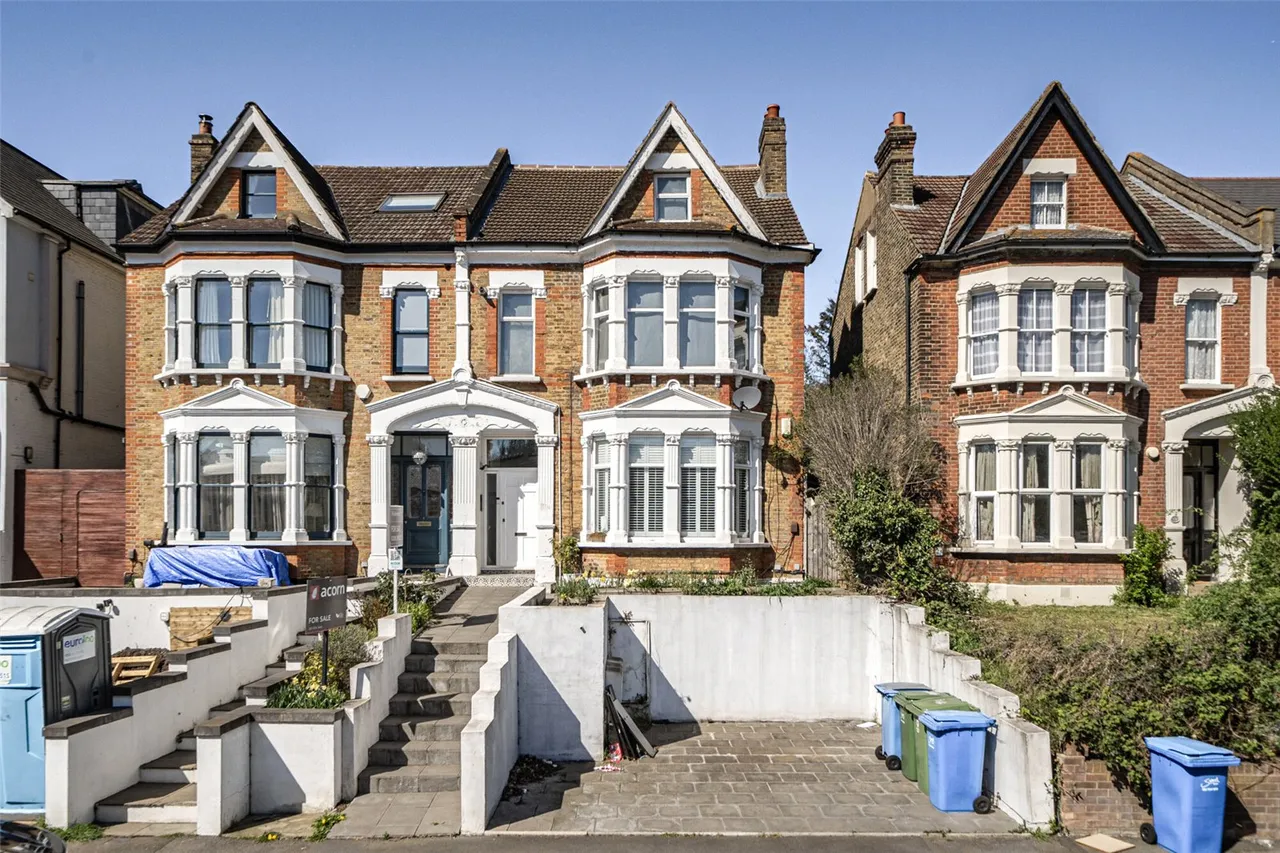 3 bed flat for sale, Underhill Road, SE22