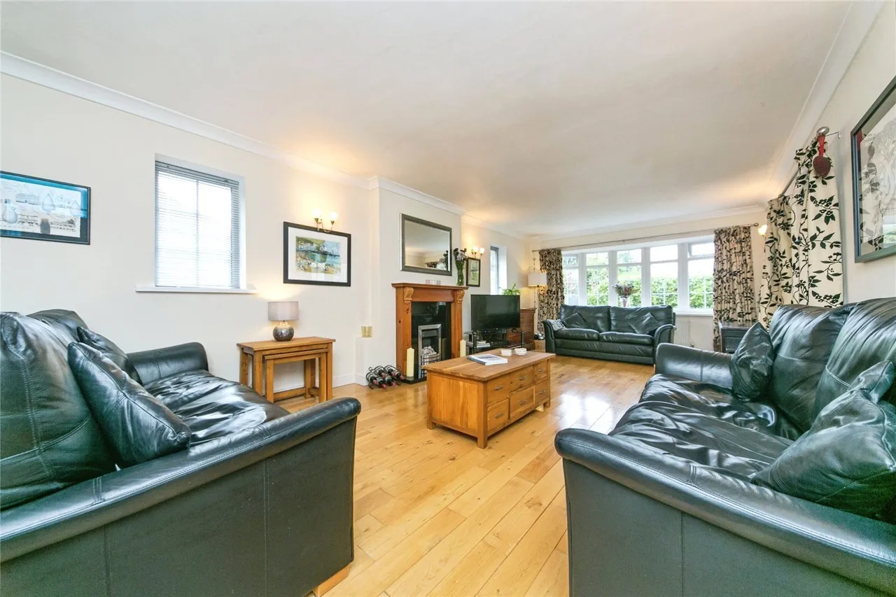 Bryn Maelgwyn Lane, Llanrhos, LL30, photo 2