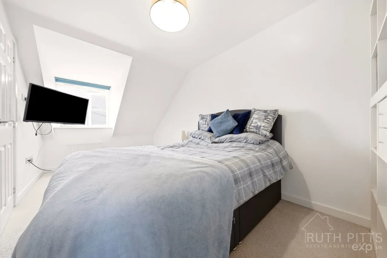 Rhubarb Hill, Wakefield, WF2, photo 17