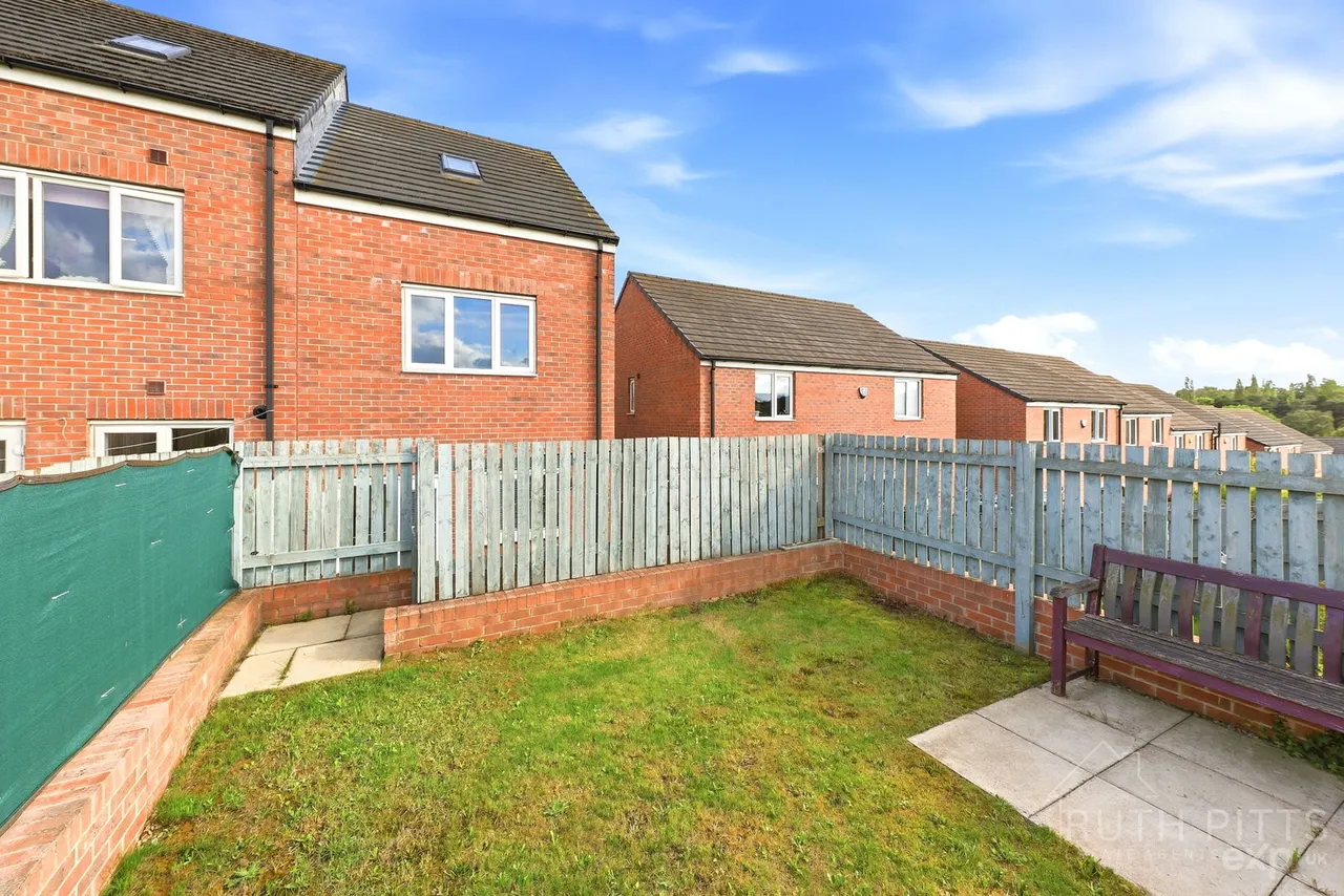 Rhubarb Hill, Wakefield, WF2, photo 21