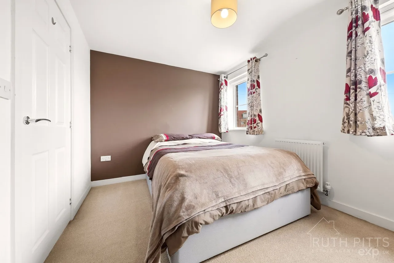 Rhubarb Hill, Wakefield, WF2, photo 9