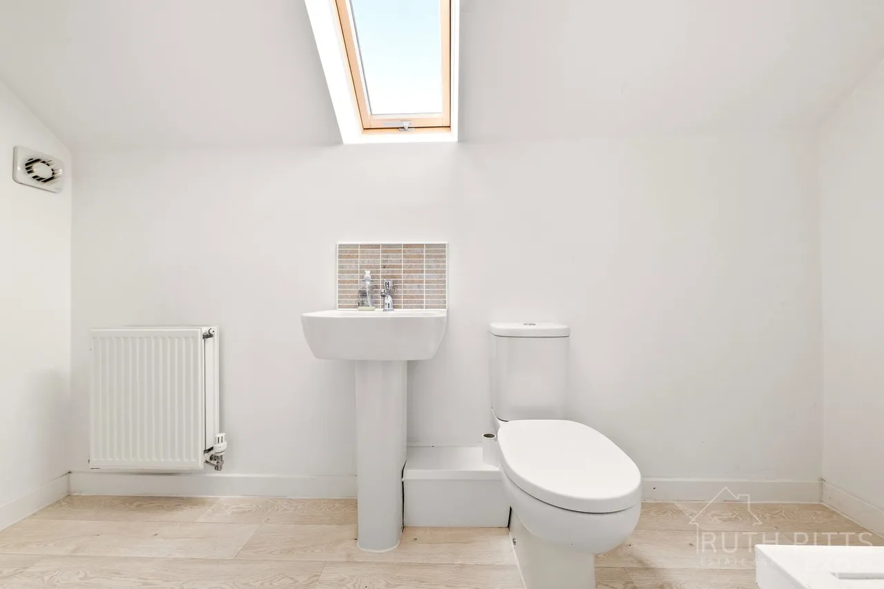 Rhubarb Hill, Wakefield, WF2, photo 19