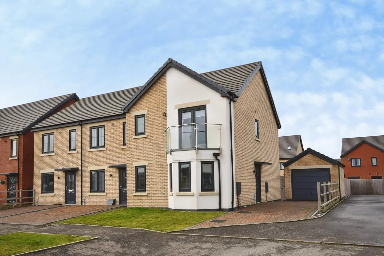 3 bed house for sale, Greenland Square, Skegness, PE25