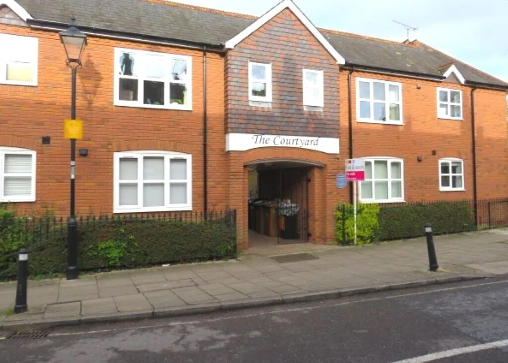 1 bed flat for sale — Latimer Street, Romsey