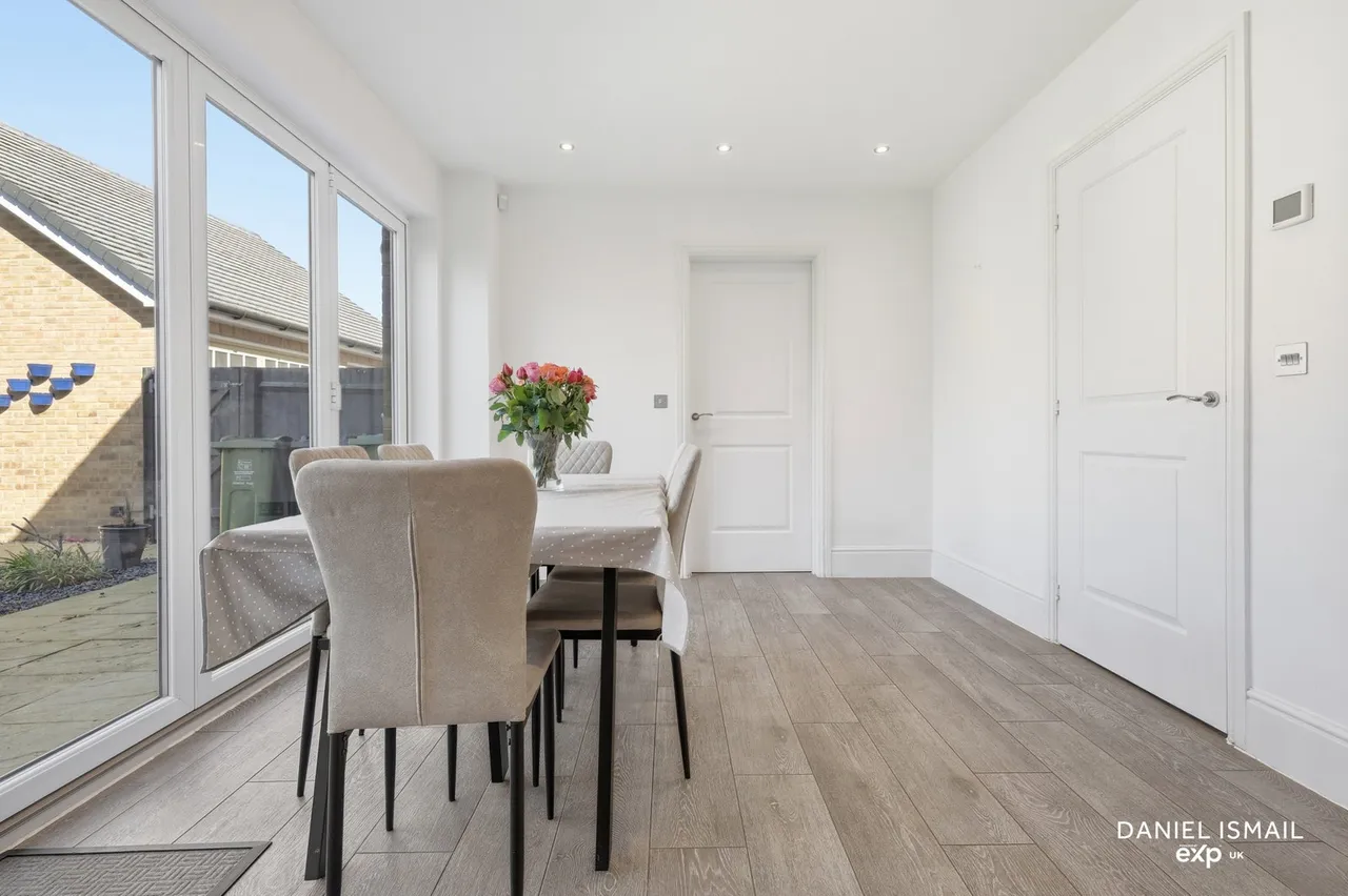 Hammond Close, Langdon Hills, Basildon, SS16 5HJ, photo 5