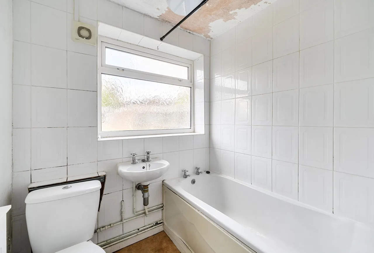 Canterbury Walk, Cheltenham, GL51 3HG, photo 3