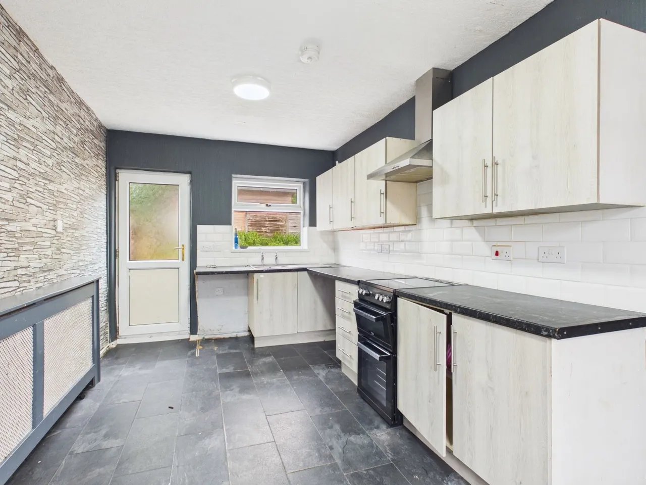 Lanegate, Hyde, SK14, photo 6