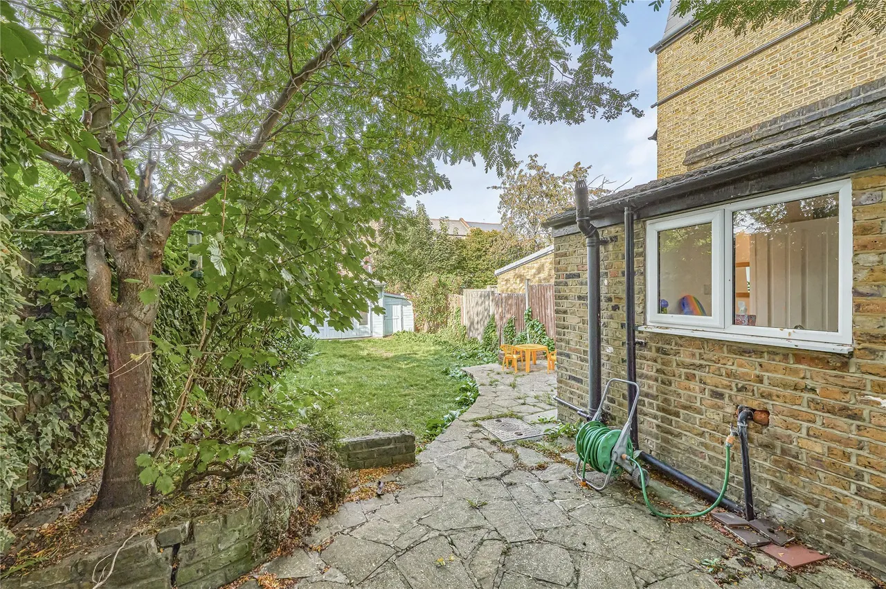 Pretoria Road, London, SW16, photo 15