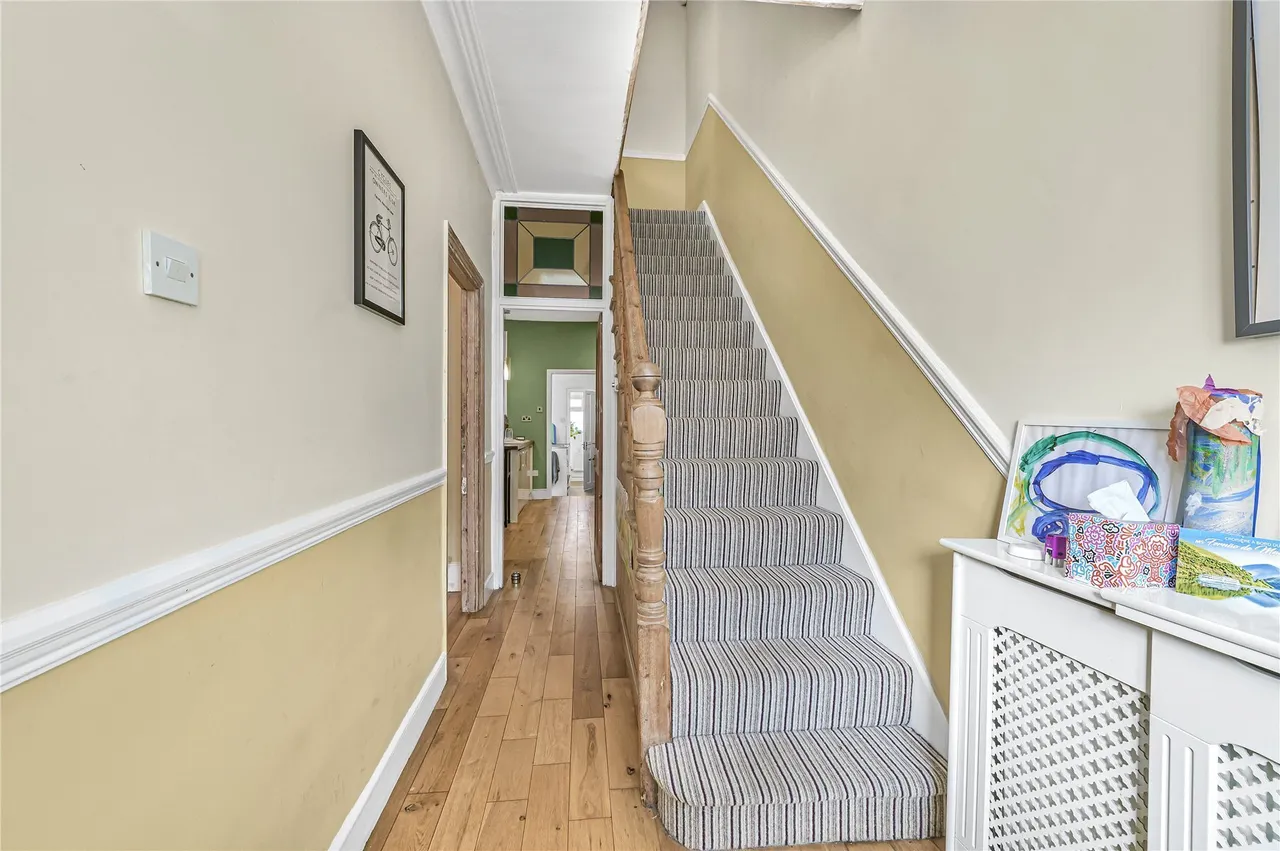 Pretoria Road, London, SW16, photo 11