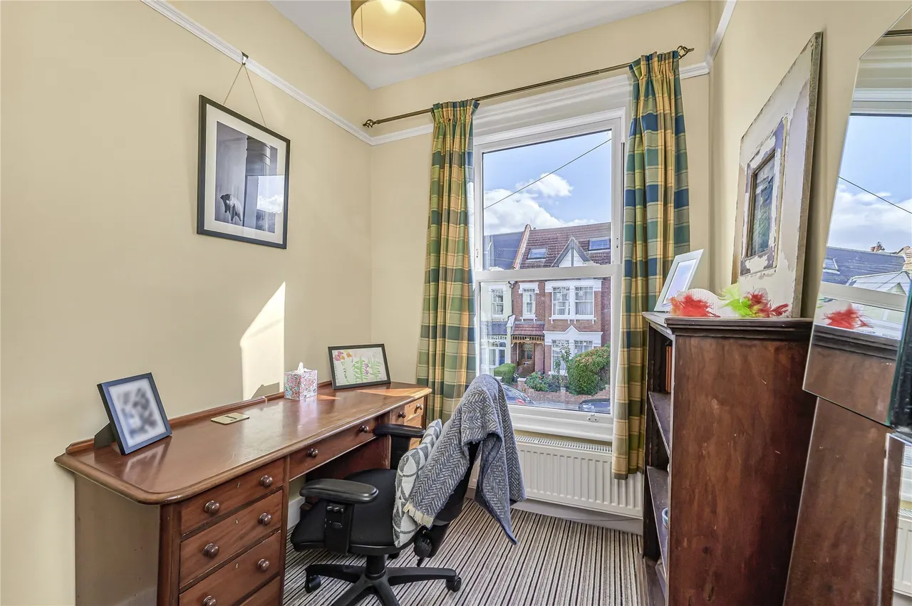 Pretoria Road, London, SW16, photo 10