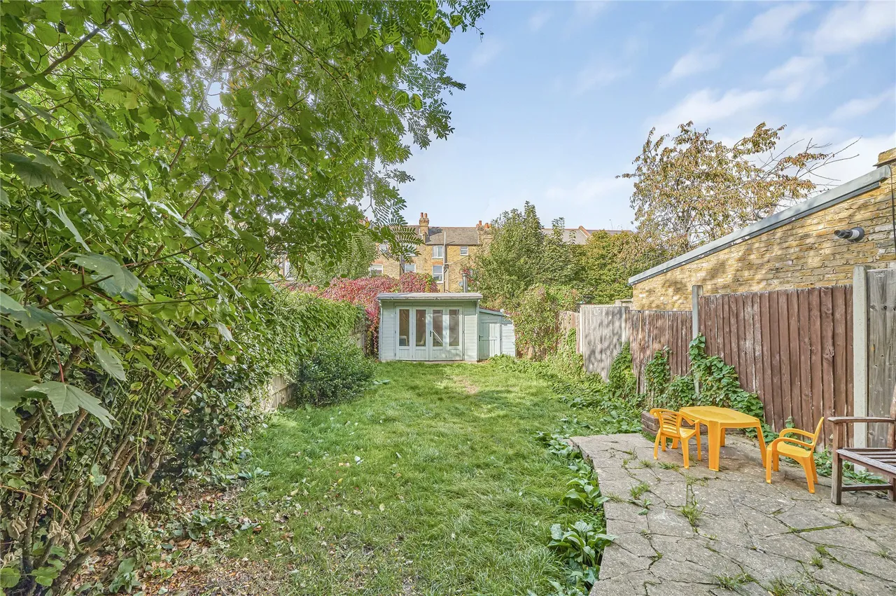 Pretoria Road, London, SW16, photo 16