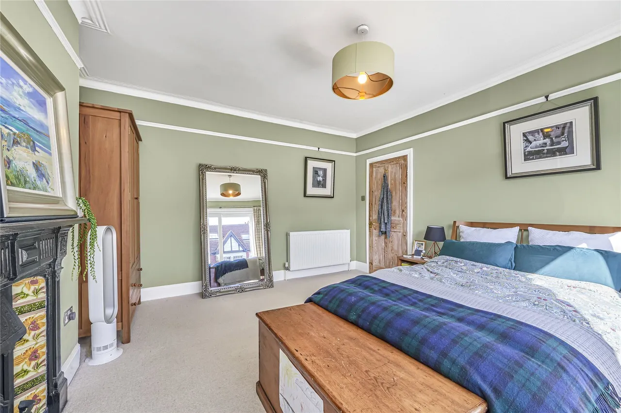 Pretoria Road, London, SW16, photo 18