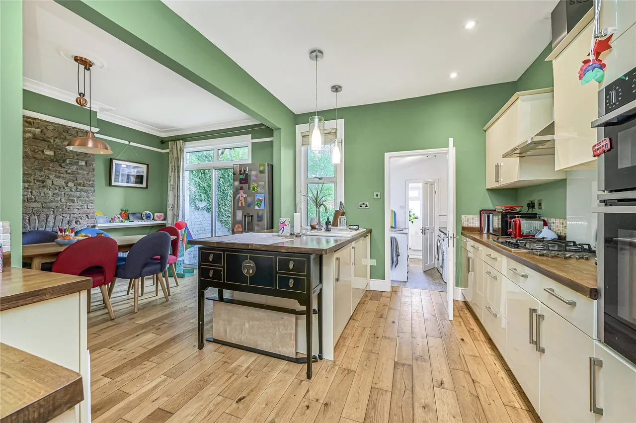 Pretoria Road, London, SW16, photo 6