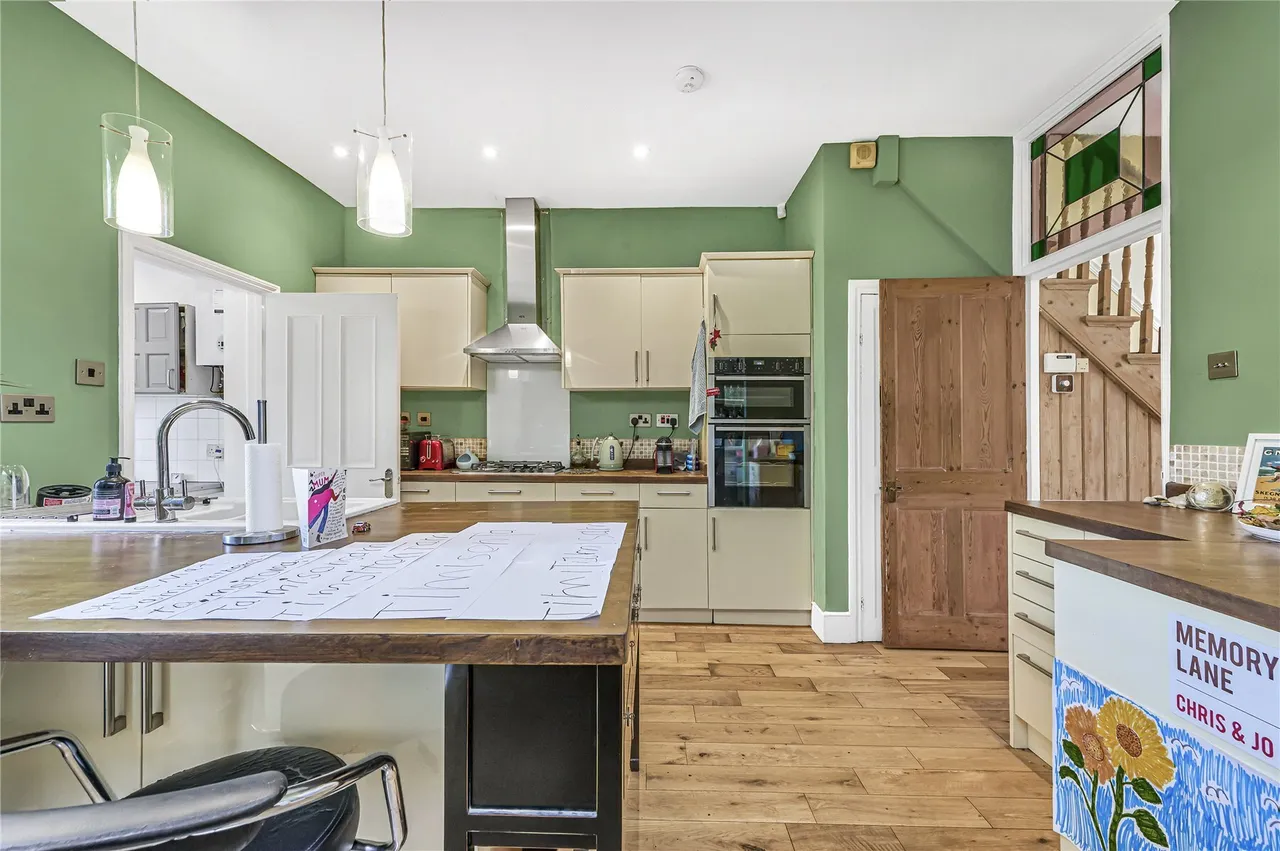 Pretoria Road, London, SW16, photo 13