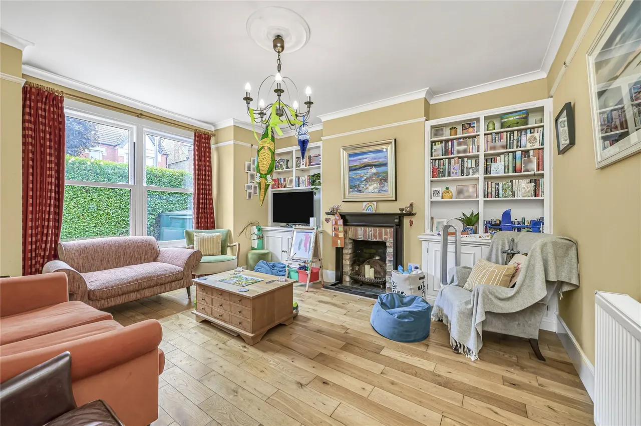 Pretoria Road, London, SW16, photo 4