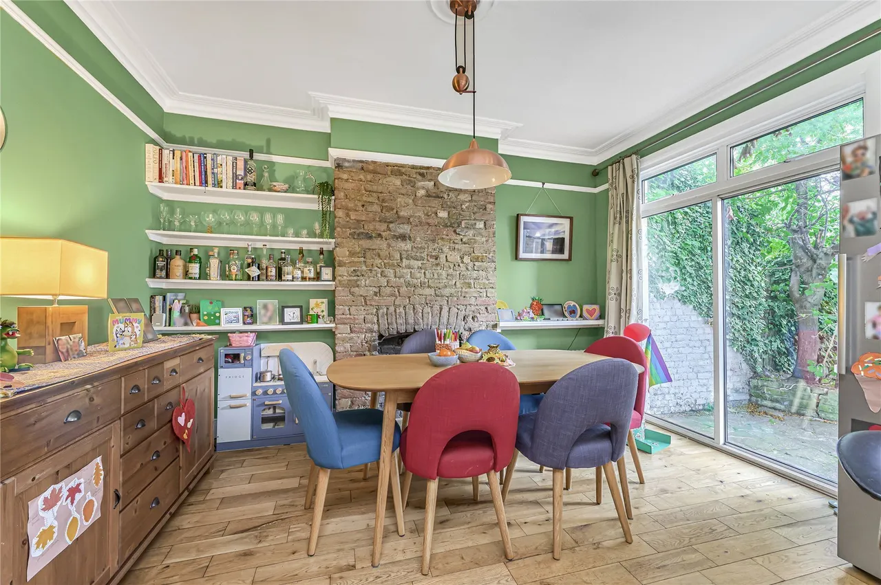 Pretoria Road, London, SW16, photo 3