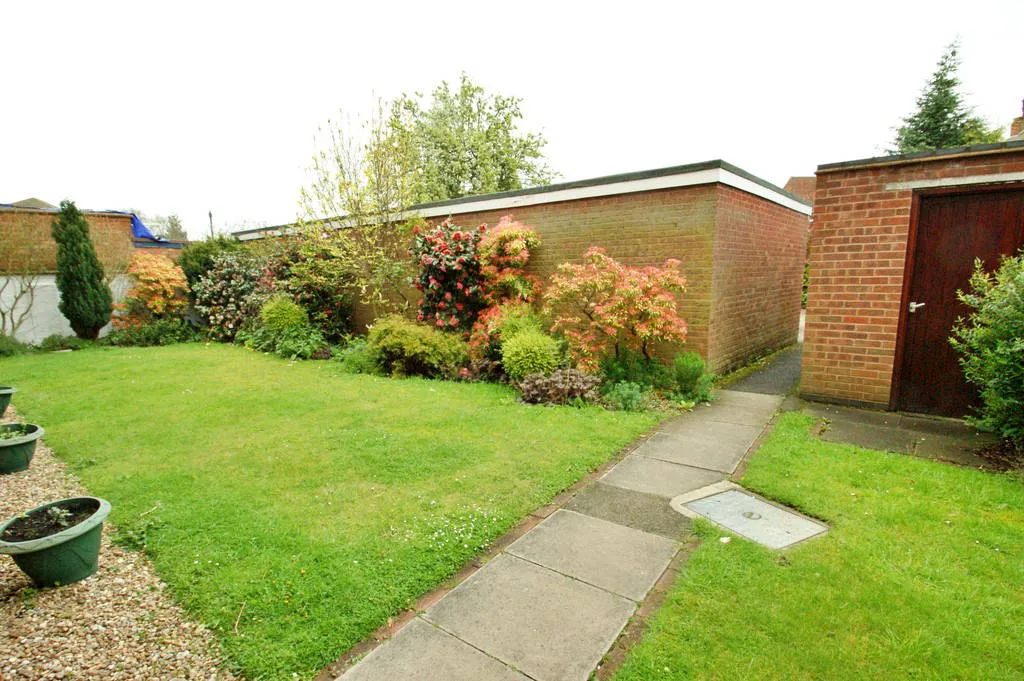 Clarendon Court, Clifton Road, Rugby, Warwickshire, CV21 3QF, photo 4