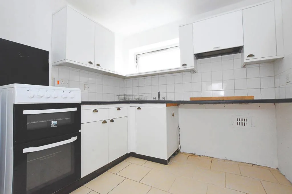 Clarendon Court, Clifton Road, Rugby, Warwickshire, CV21 3QF, photo 3