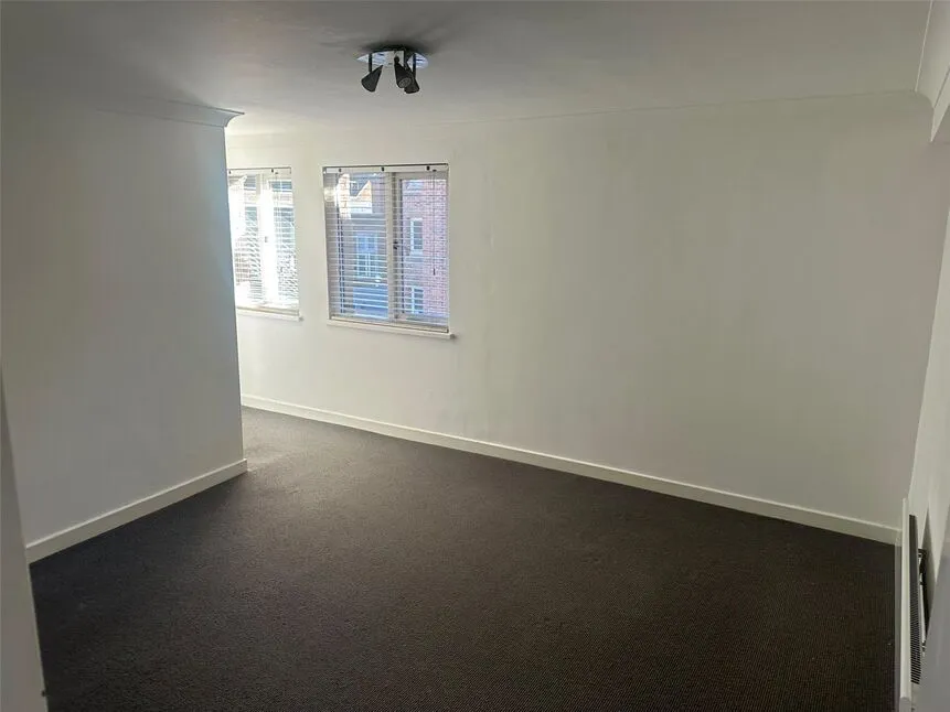 Amberley Place, Windsor, SL4, photo 3