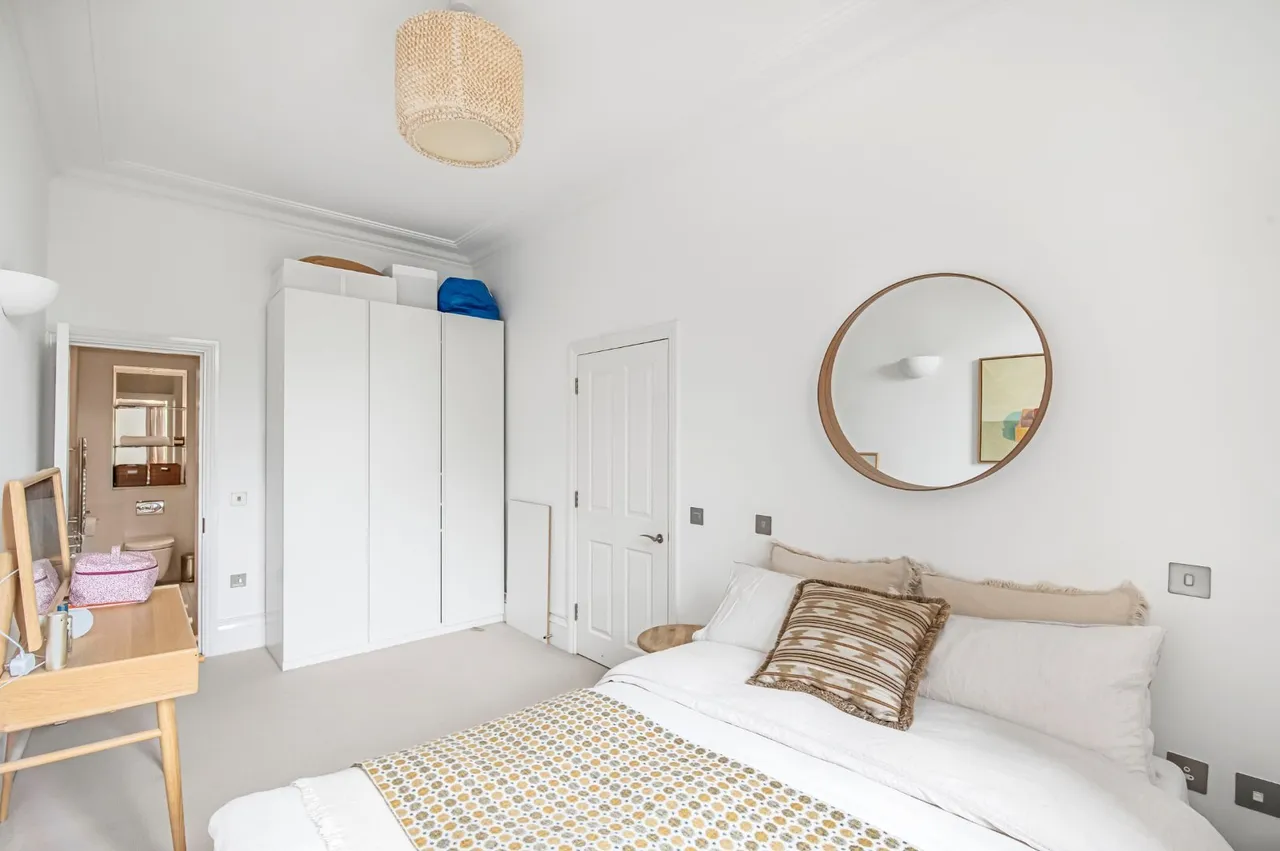 Clapham Common North Side, London, SW4, photo 10