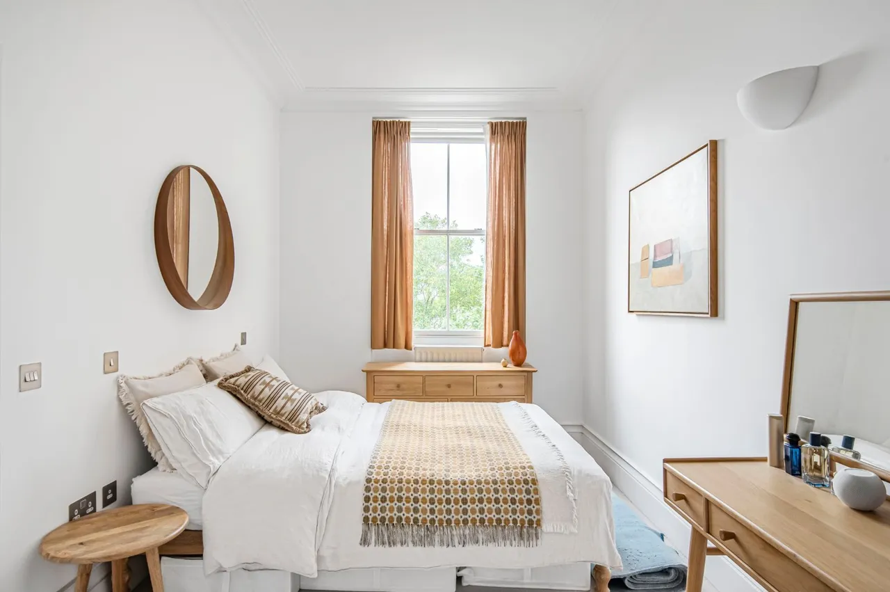 Clapham Common North Side, London, SW4, photo 15