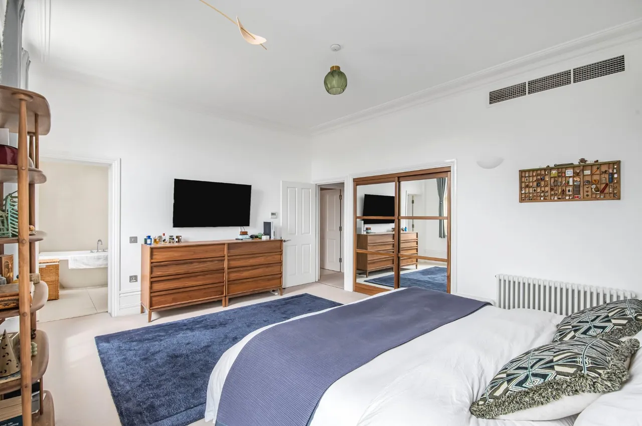 Clapham Common North Side, London, SW4, photo 9