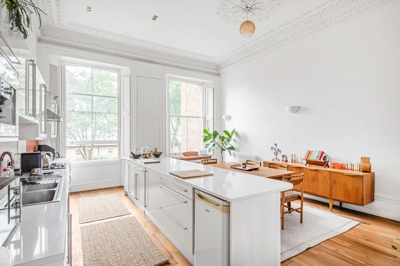 Clapham Common North Side, London, SW4, photo 8